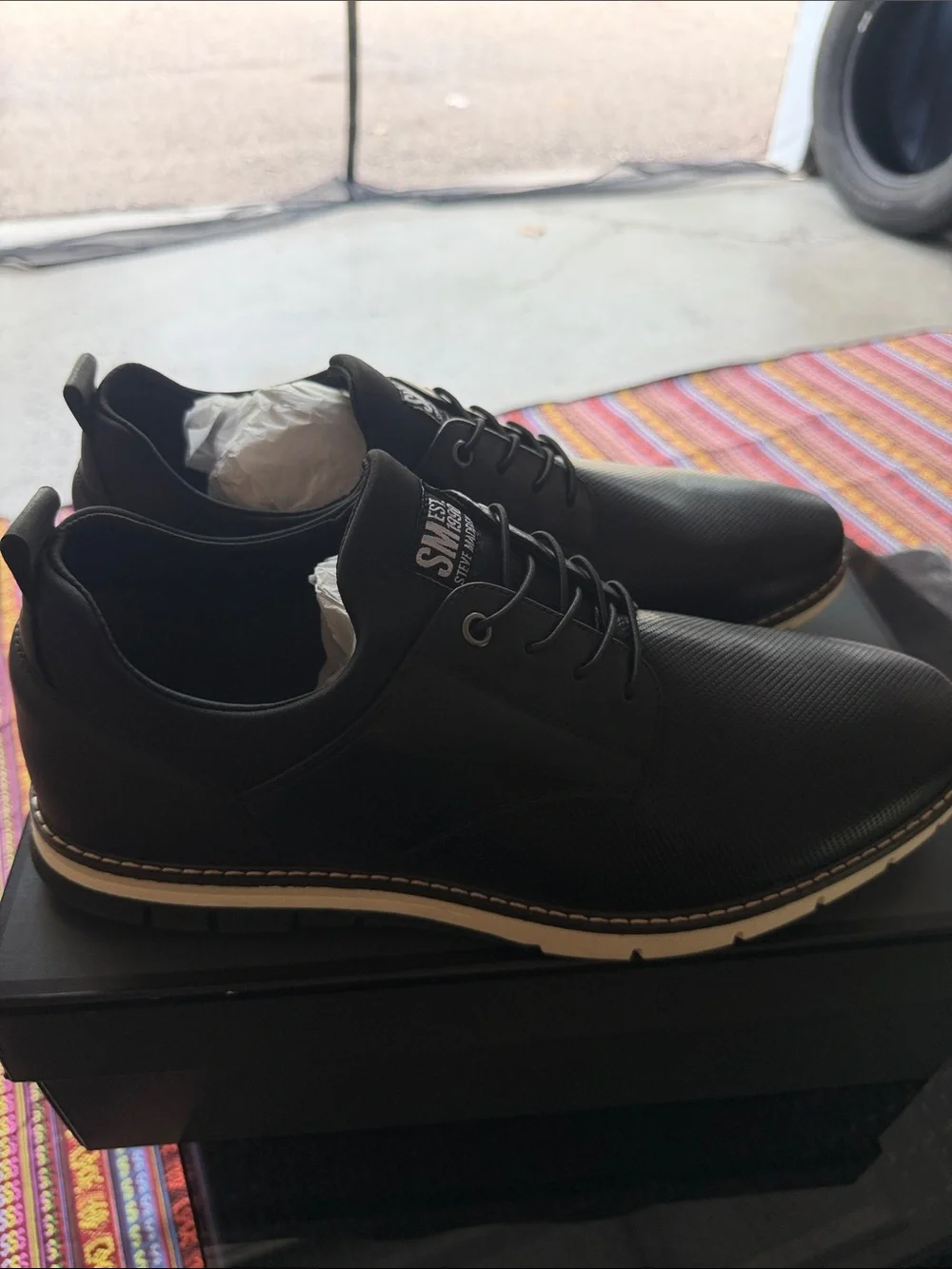 Steve Madden Black Textured Lace-Up Oxfords with Contrast Sole